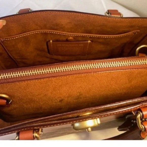 Coach hand bag for women - Picture 8 of 9